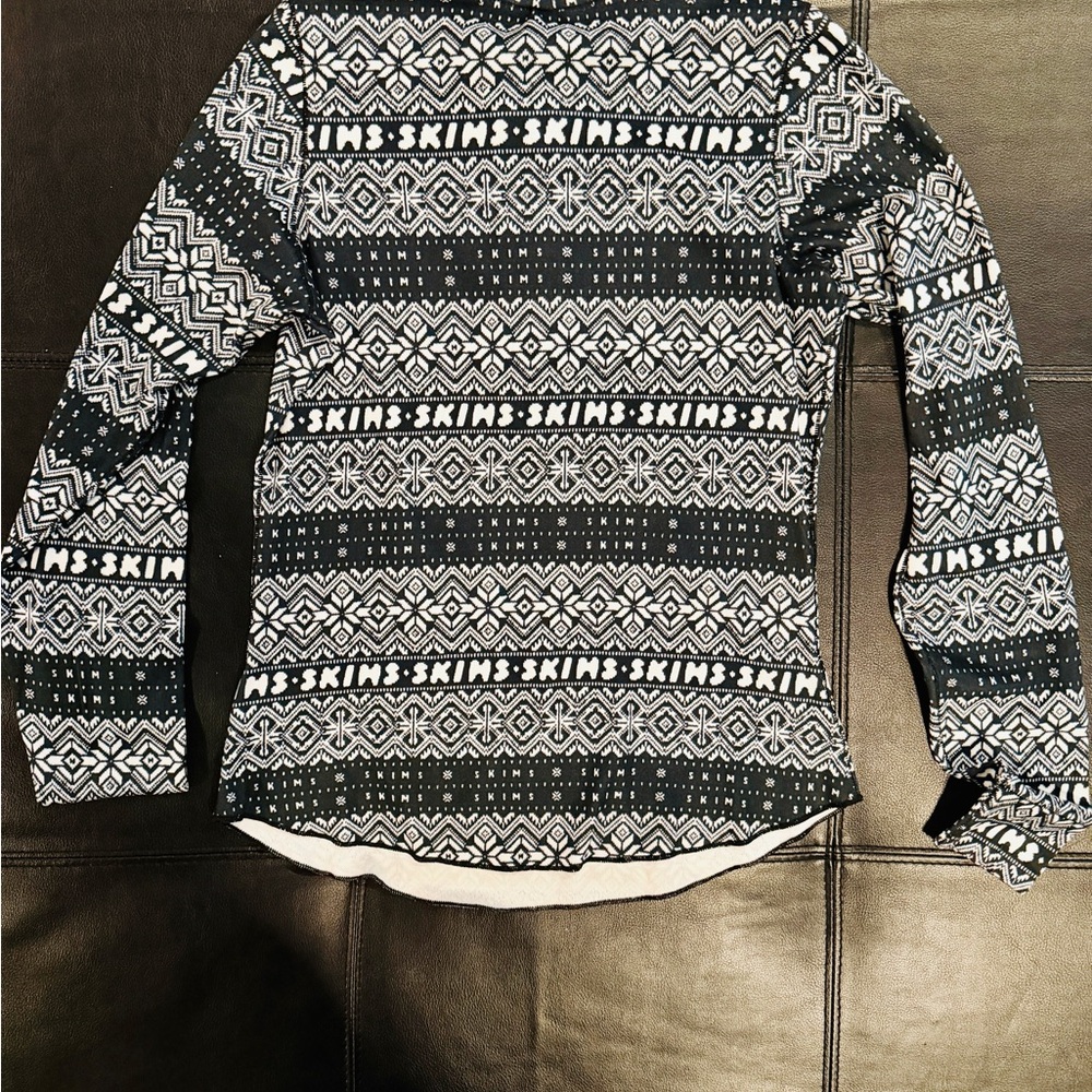 SKIMS Plush Hensley Pajama set black and white color. Top is XL NwT  bottom is L - Picture 5 of 14